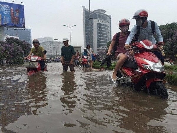 Mơ thấy lội nước là điềm báo lành hay dữ?